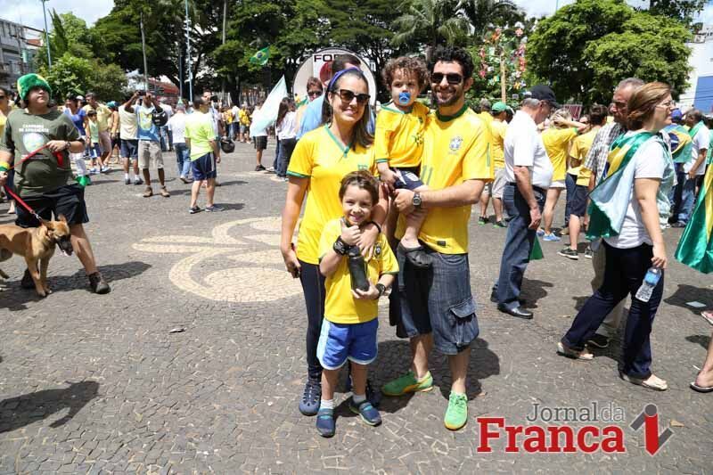 Wanderson levou toda a família para participar do acontecido (Foto: Jornal da Franca)